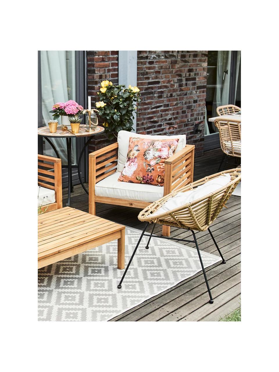 Westwing Collection Gemusterter In- & Outdoor-Teppich Miami in Grau/Weiß, B 80 x L 150 cm (Größe XS) 4 Westwing Collection Gemusterter In- & Outdoor-Teppich Miami in Grau/Weiß, B 80 x L 150 cm (Größe XS) – Bild 2