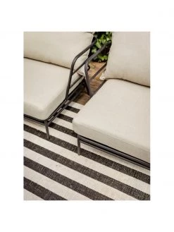 Westwing Collection Gestreifter In- & Outdoor-Teppich Axa in Schwarz/Cremeweiß, B 80 x L 150 cm (Größe XS) 9 Westwing Collection Gestreifter In- & Outdoor-Teppich Axa in Schwarz/Cremeweiß, B 80 x L 150 cm (Größe XS) -Teppiche Verkaufsgeschäft Gestreifter In and Outdoor Teppich Axa in SchwarzCremeweiss 1