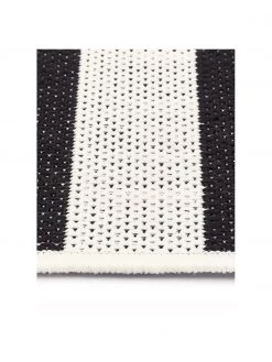 Westwing Collection Gestreifter In- & Outdoor-Teppich Axa in Schwarz/Cremeweiß, B 80 x L 150 cm (Größe XS) 11 Westwing Collection Gestreifter In- & Outdoor-Teppich Axa in Schwarz/Cremeweiß, B 80 x L 150 cm (Größe XS) -Teppiche Verkaufsgeschäft Gestreifter In and Outdoor Teppich Axa in SchwarzCremeweiss 3