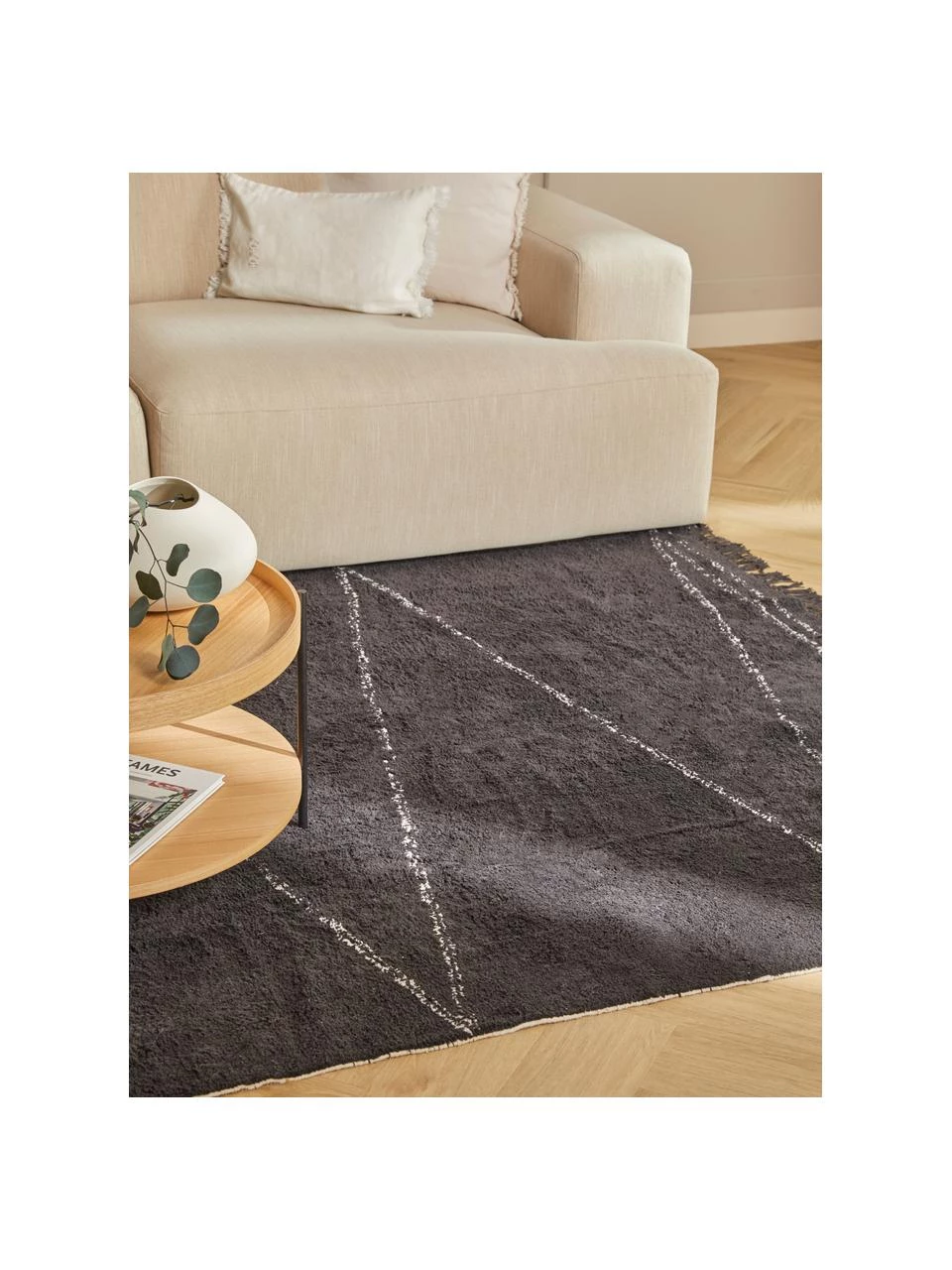 Westwing Collection Handgetufteter Baumwollteppich Asisa mit Zickzack-Muster und Fransen, B 120 x L 180 cm (Größe S) 4 Westwing Collection Handgetufteter Baumwollteppich Asisa mit Zickzack-Muster und Fransen, B 120 x L 180 cm (Größe S) – Bild 2