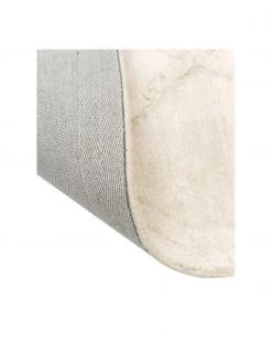 Westwing Collection Handgetufteter Viskoseteppich Shiny in Creme mit Rautenmuster, B 80 x L 150 cm (Größe XS) -Teppiche Verkaufsgeschäft Handgetufteter Viskoseteppich Shiny in Creme mit Rautenmuster 3