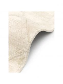 Westwing Collection Handgetufteter Viskoseteppich Shiny in Creme mit Rautenmuster, B 80 x L 150 cm (Größe XS) -Teppiche Verkaufsgeschäft Handgetufteter Viskoseteppich Shiny in Creme mit Rautenmuster 4