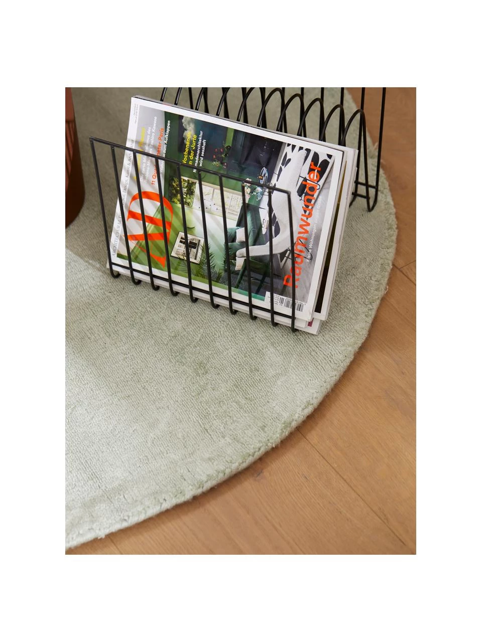 Westwing Collection Runder Viskoseteppich Jane in Lindgrün, handgewebt, Ø 120 cm (Größe S) 8 Westwing Collection Runder Viskoseteppich Jane in Lindgrün, handgewebt, Ø 120 cm (Größe S) – Bild 6