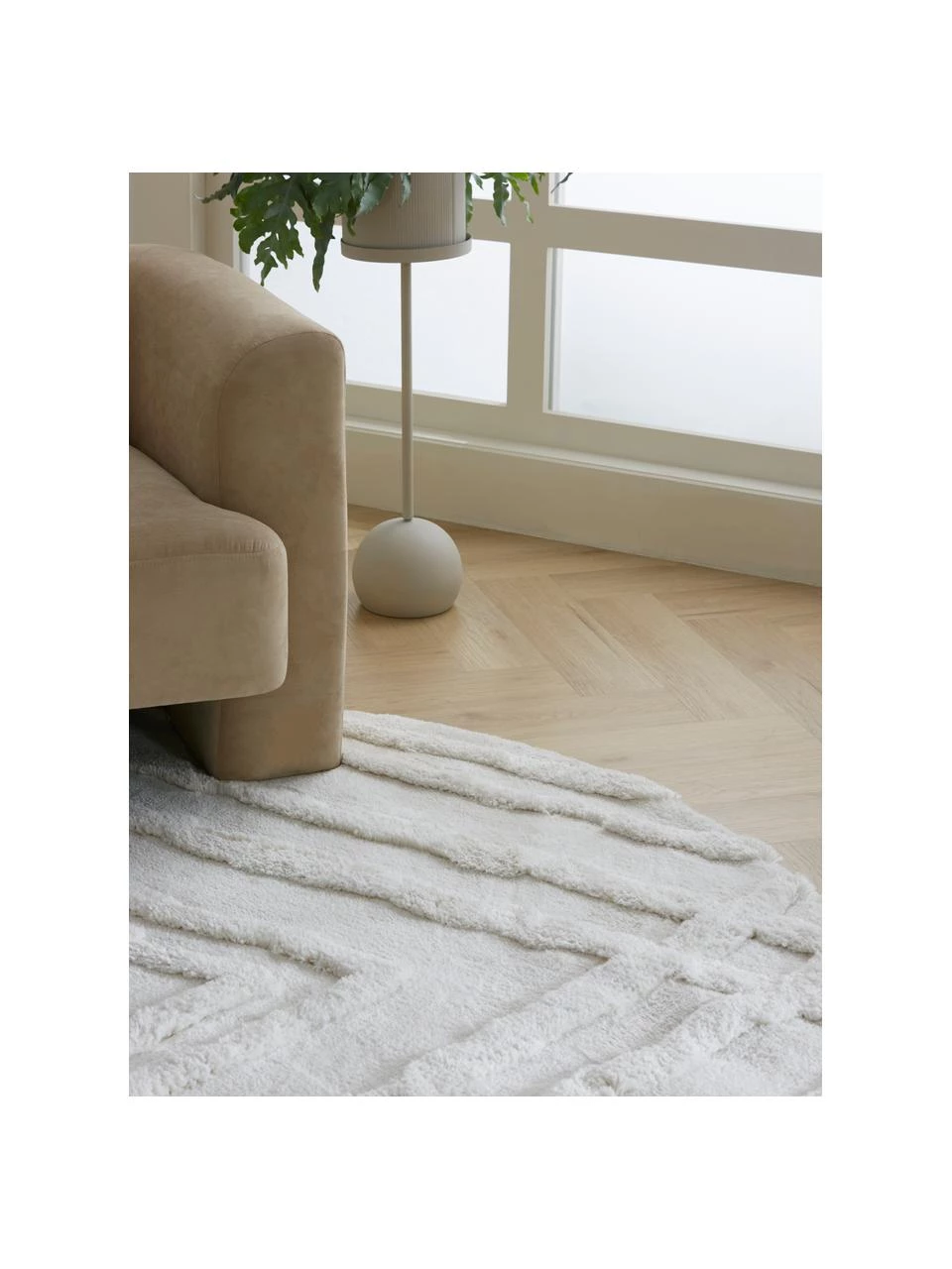 Westwing Collection Runder flauschiger Hochflorteppich Magda mit erhabener Hoch-Tief-Struktur, Ø 120 cm (Größe S) 4 Westwing Collection Runder flauschiger Hochflorteppich Magda mit erhabener Hoch-Tief-Struktur, Ø 120 cm (Größe S) – Bild 2